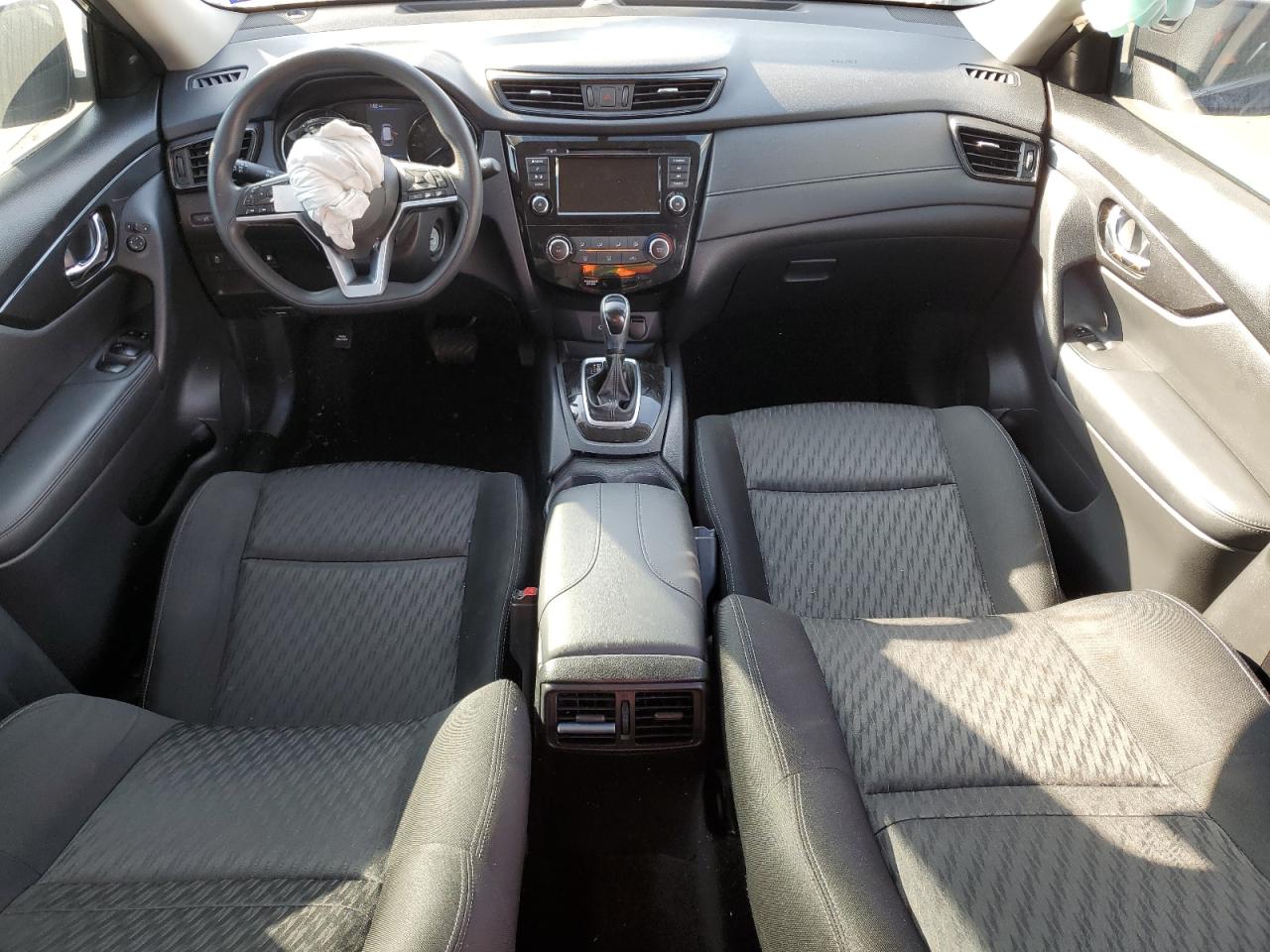 2018 Nissan Rogue - Image 8