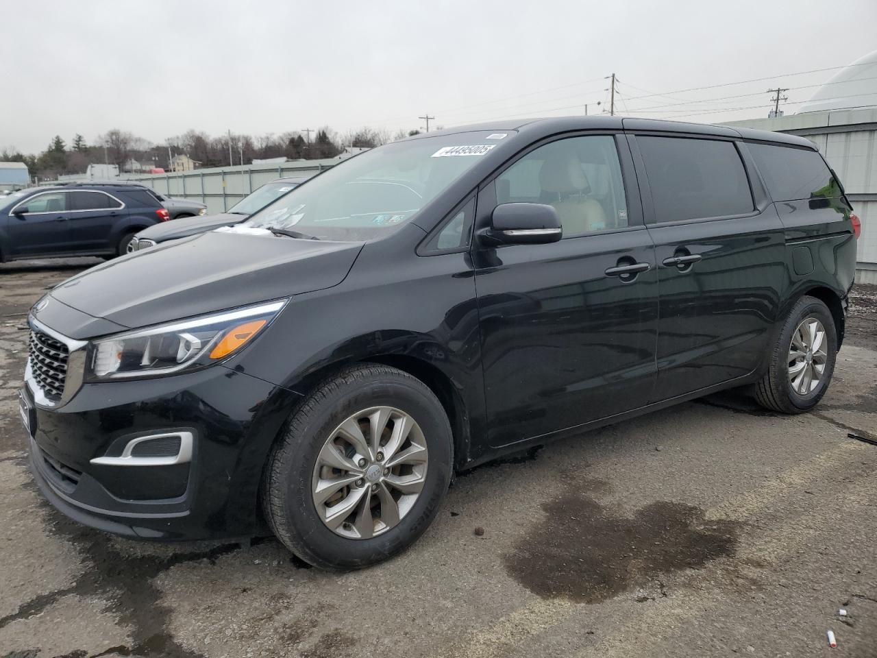 2019 Kia Sedona - Image 1