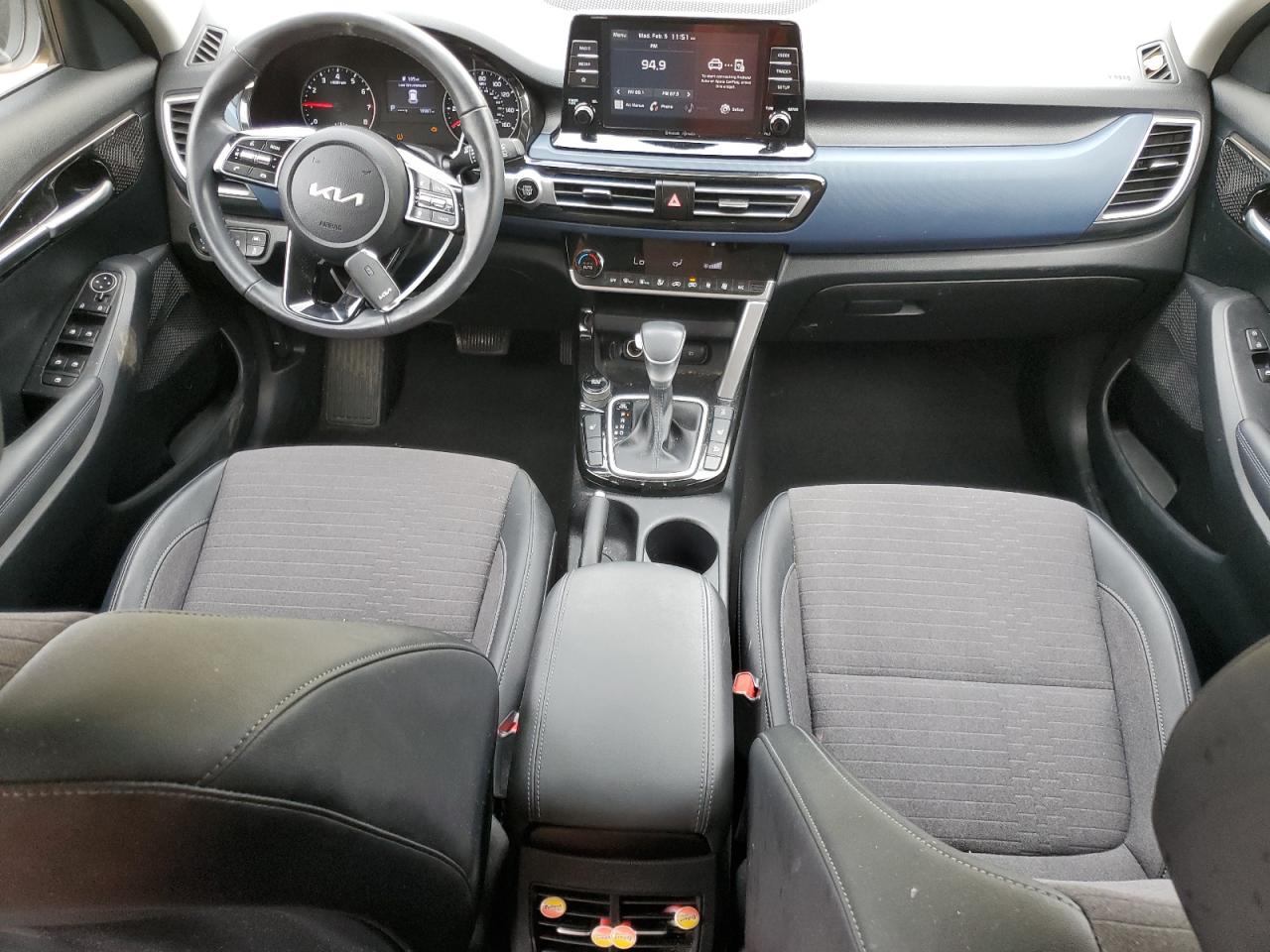 2023 Kia Seltos - Image 8