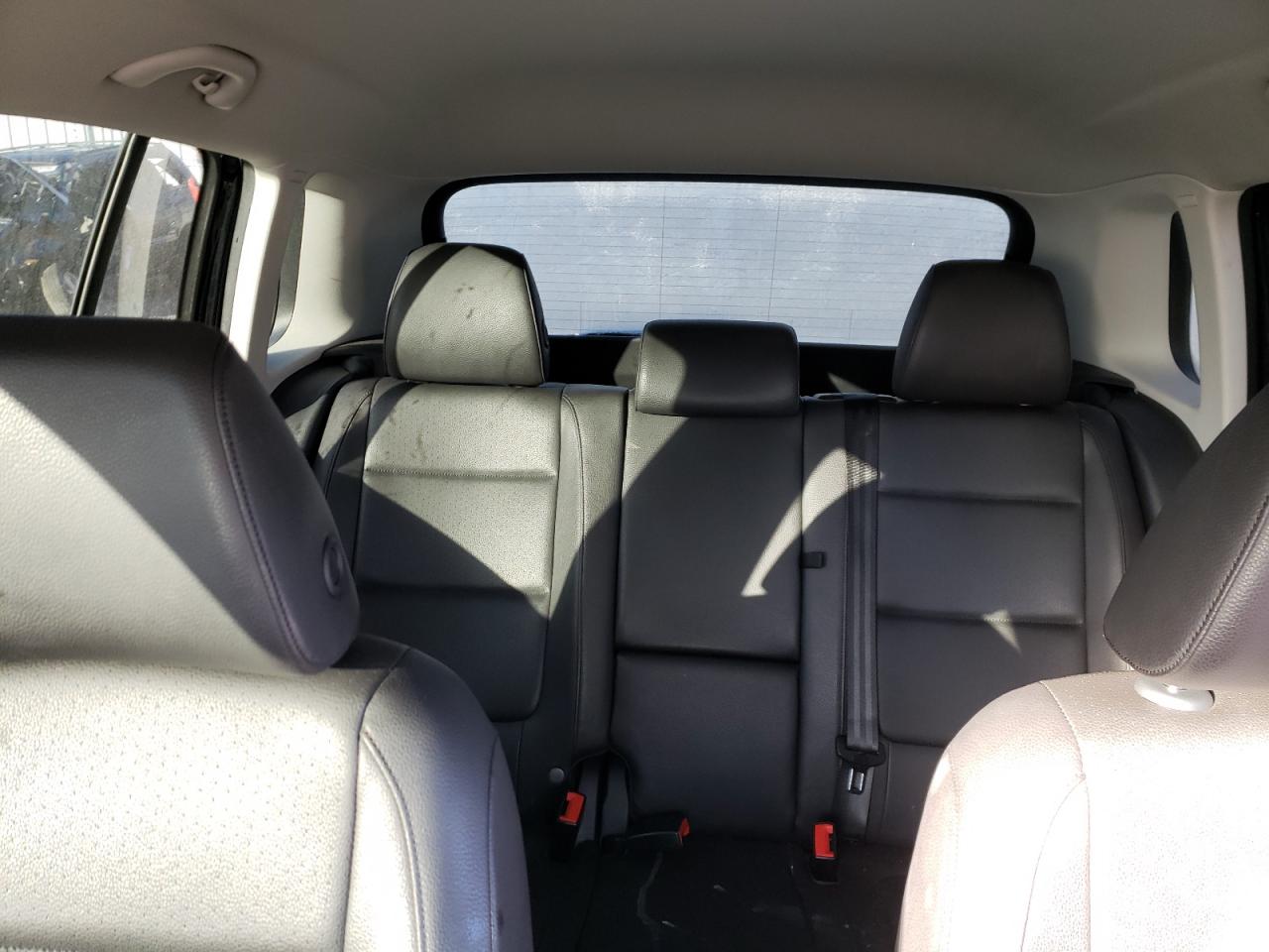 2017 Volkswagen Tiguan - Image 10