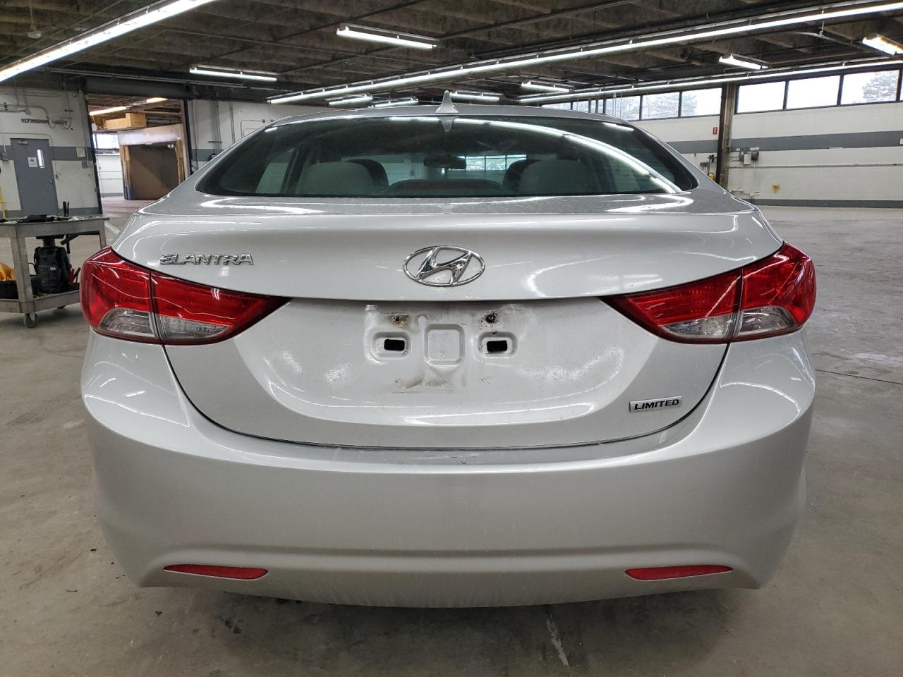 2013 Hyundai Elantra - Image 6