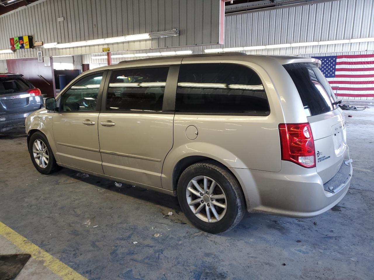 2014 Dodge Caravan - Image 2