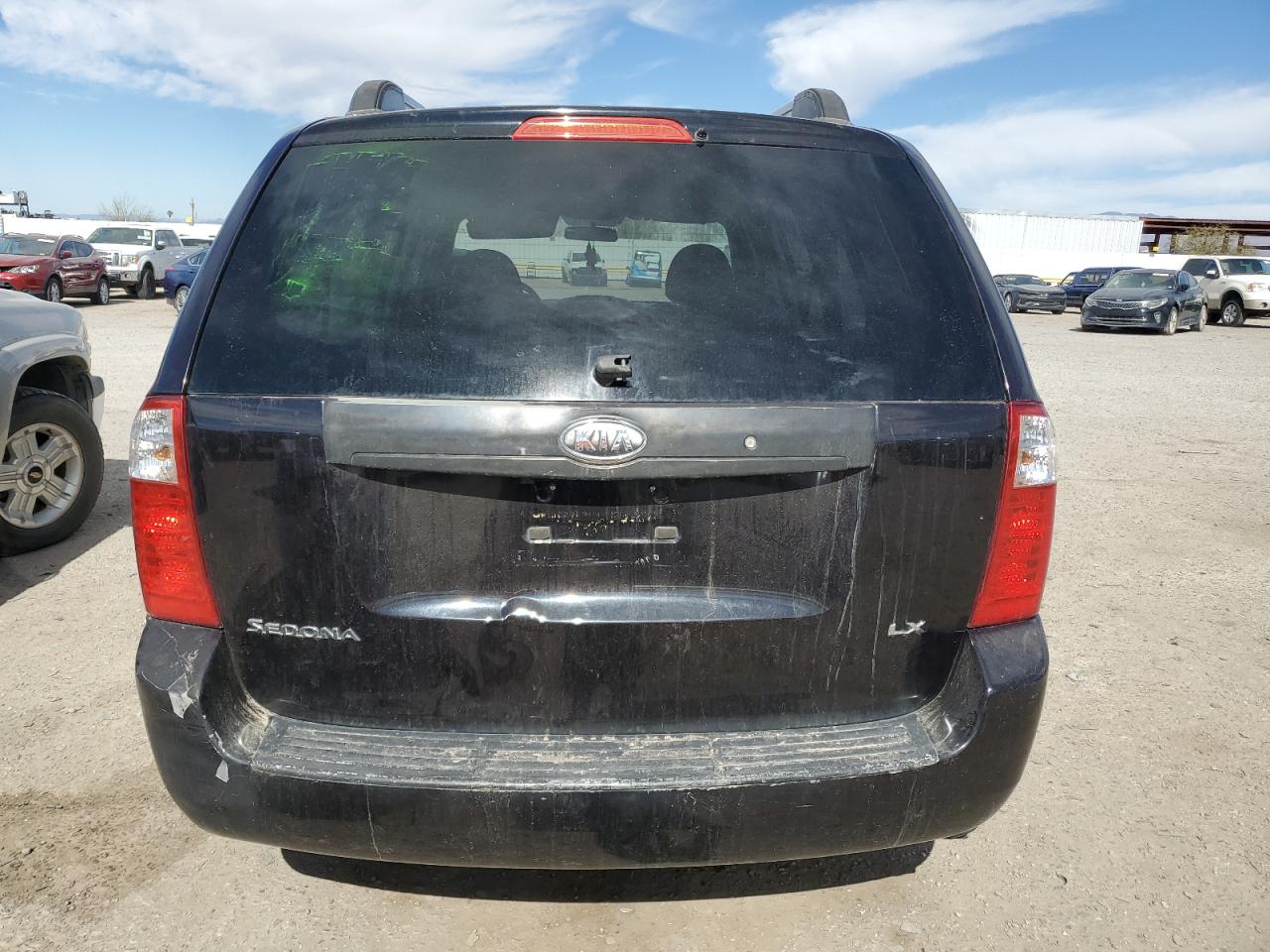 2008 Kia Sedona - Image 6