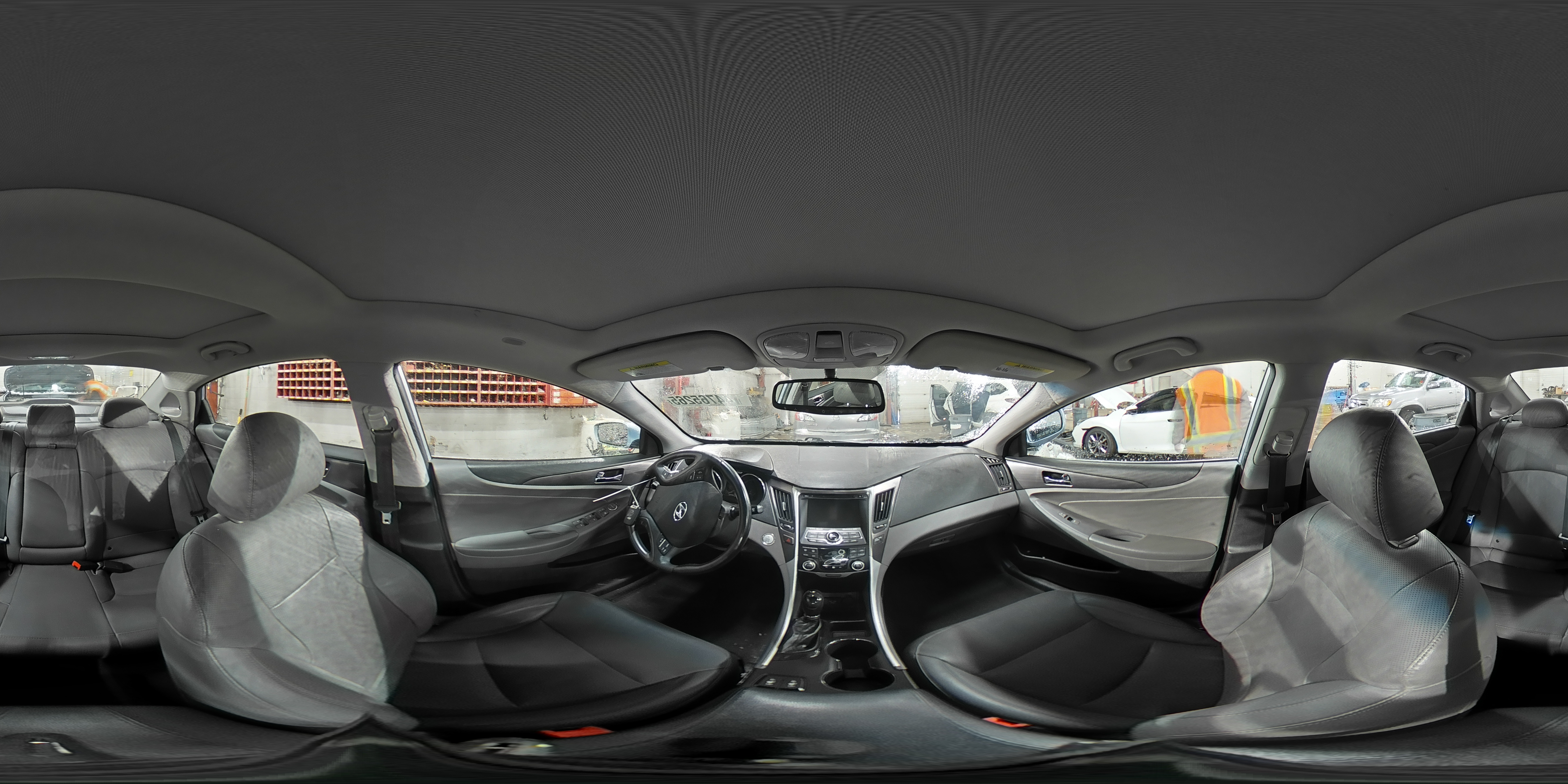 2012 Hyundai Sonata - Image 14