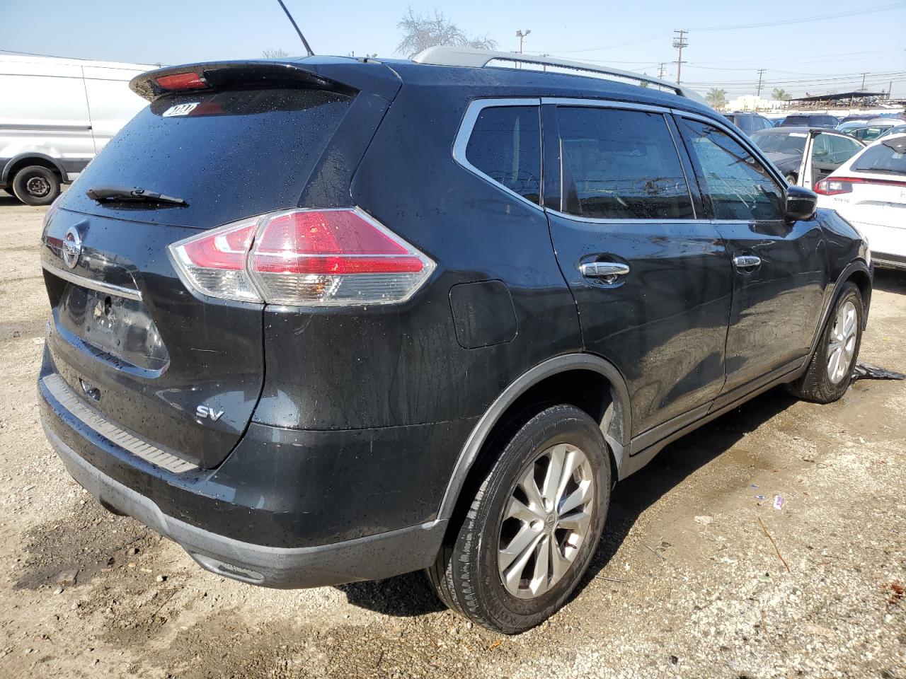 2016 Nissan Rogue - Image 3