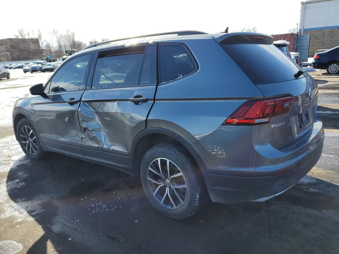 2021 Volkswagen Tiguan - Image 2