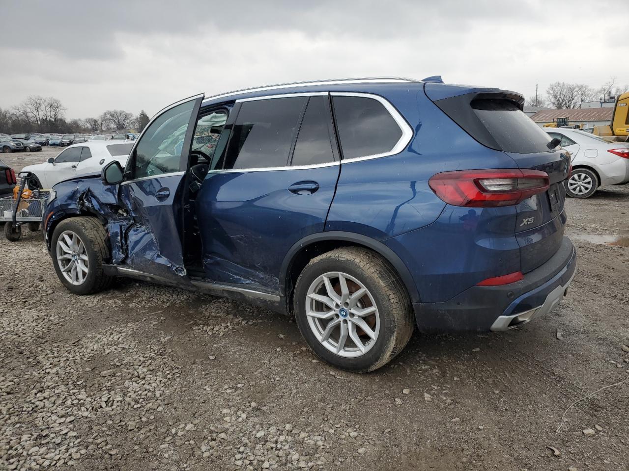 2023 BMW X5 - Image 2