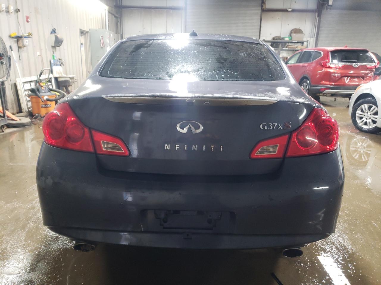 2011 Infiniti G - Image 6