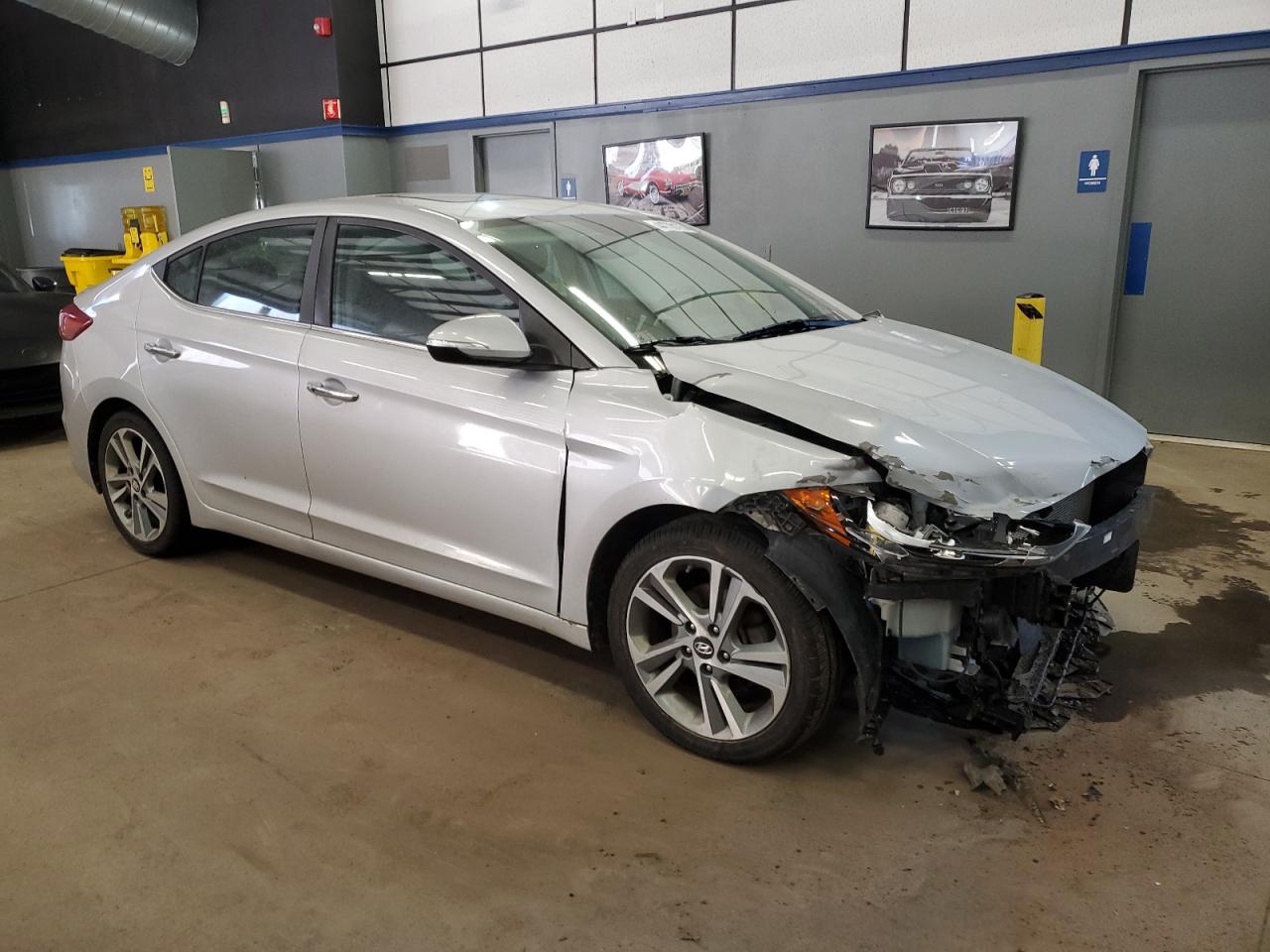 2017 Hyundai Elantra - Image 4