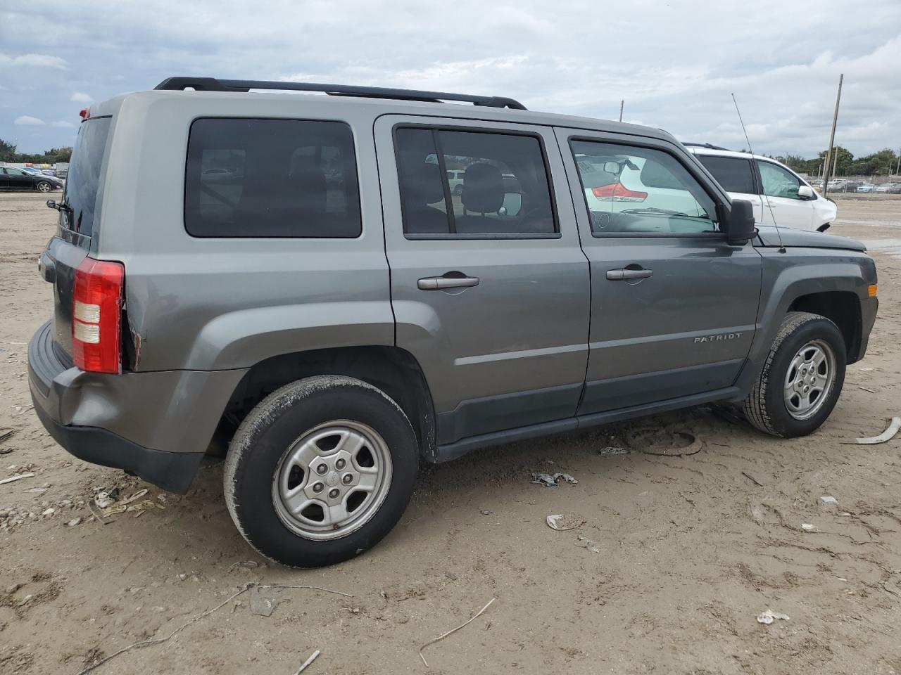 2012 Jeep Liberty (Patriot) - Image 3