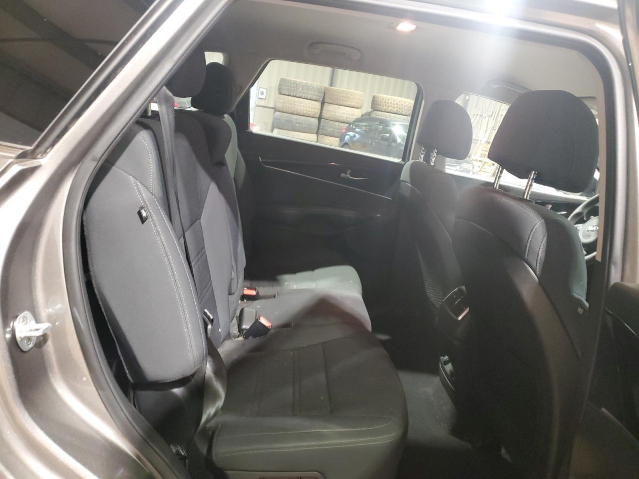 2017 Kia Sorento - Image 11