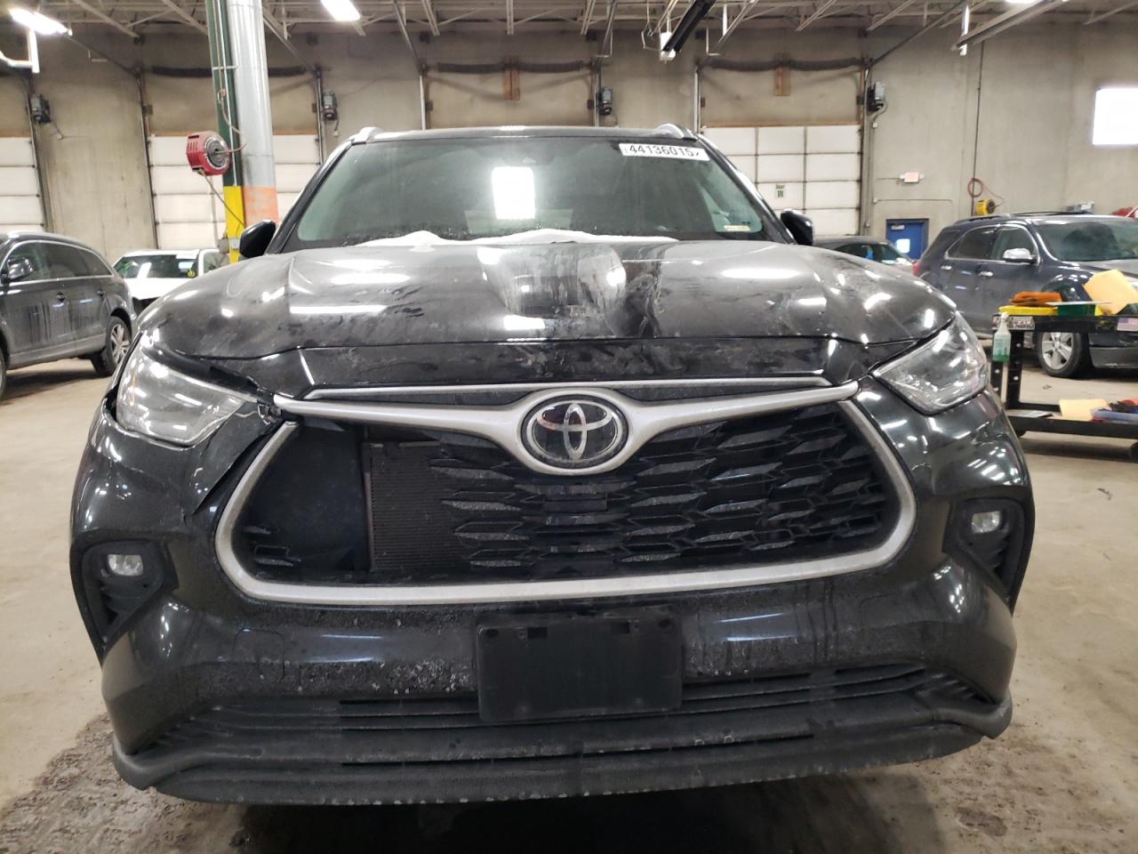 2021 Toyota Highlander - Image 5