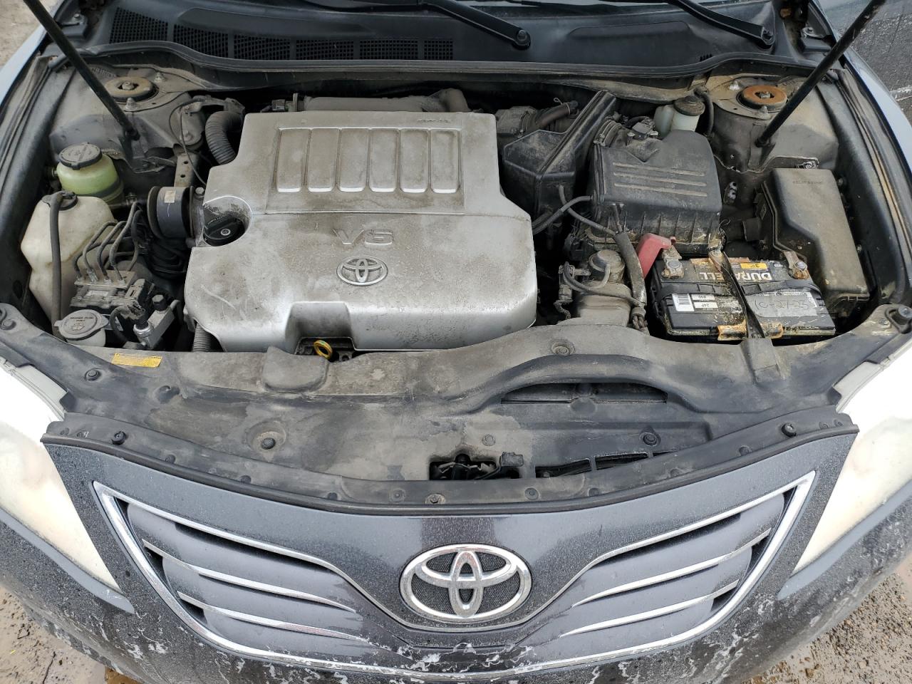 2010 Toyota Camry - Image 11