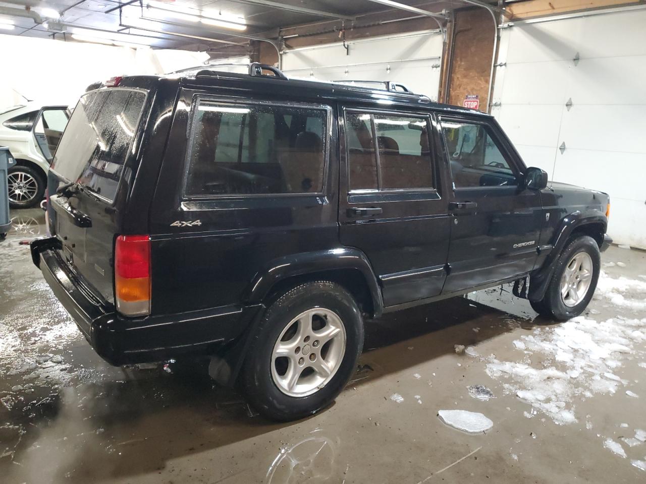 2001 Jeep Grand Cherokee - Image 3