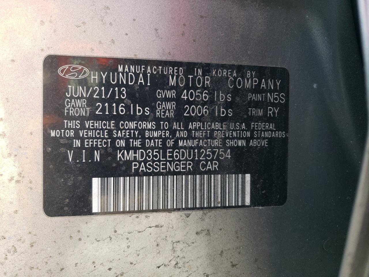 2013 Hyundai Elantra - Image 12