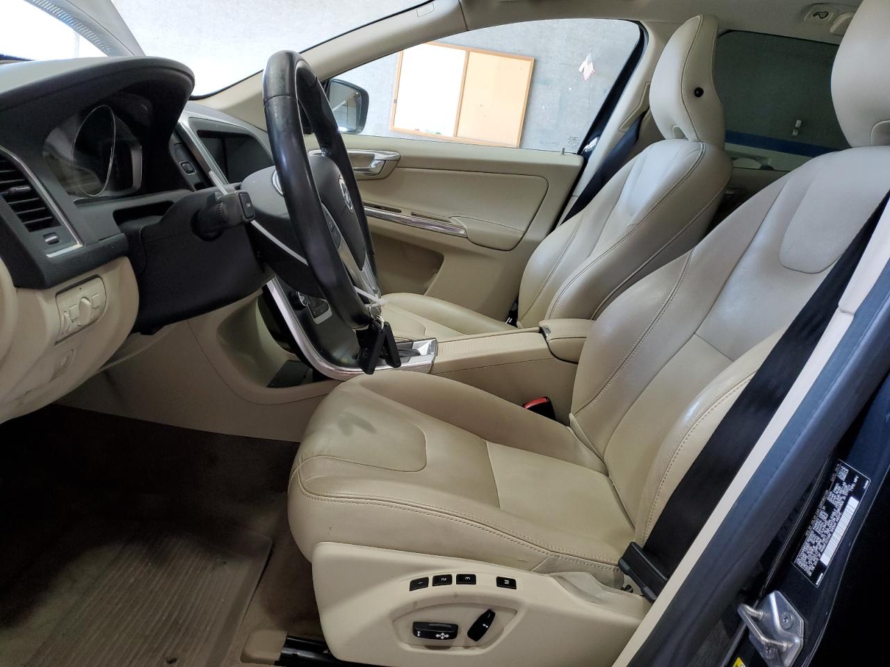 2015 Volvo XC60 - Image 7