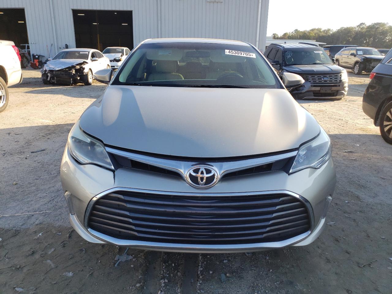2016 Toyota Avalon - Image 5