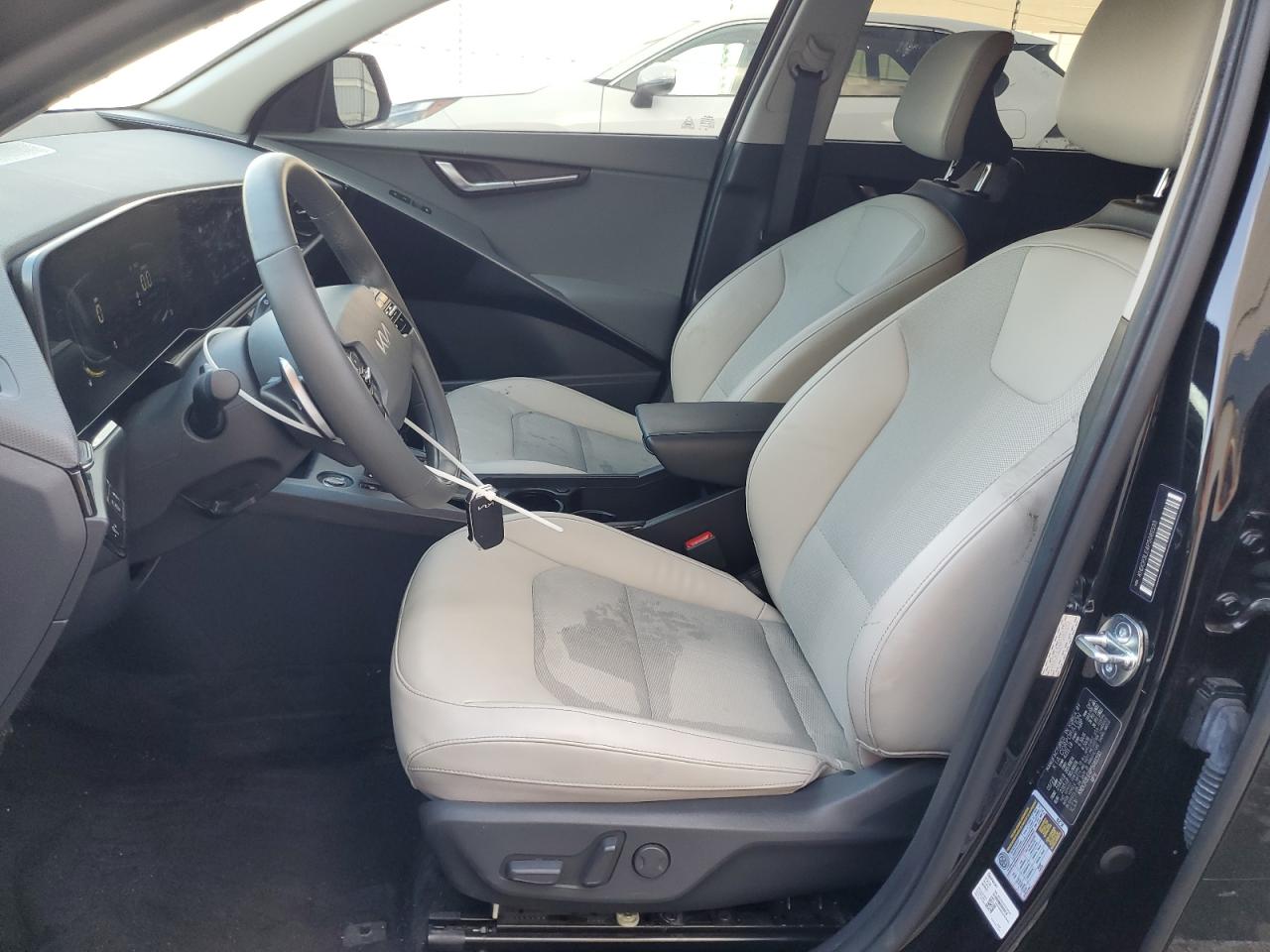2023 Kia Niro - Image 7