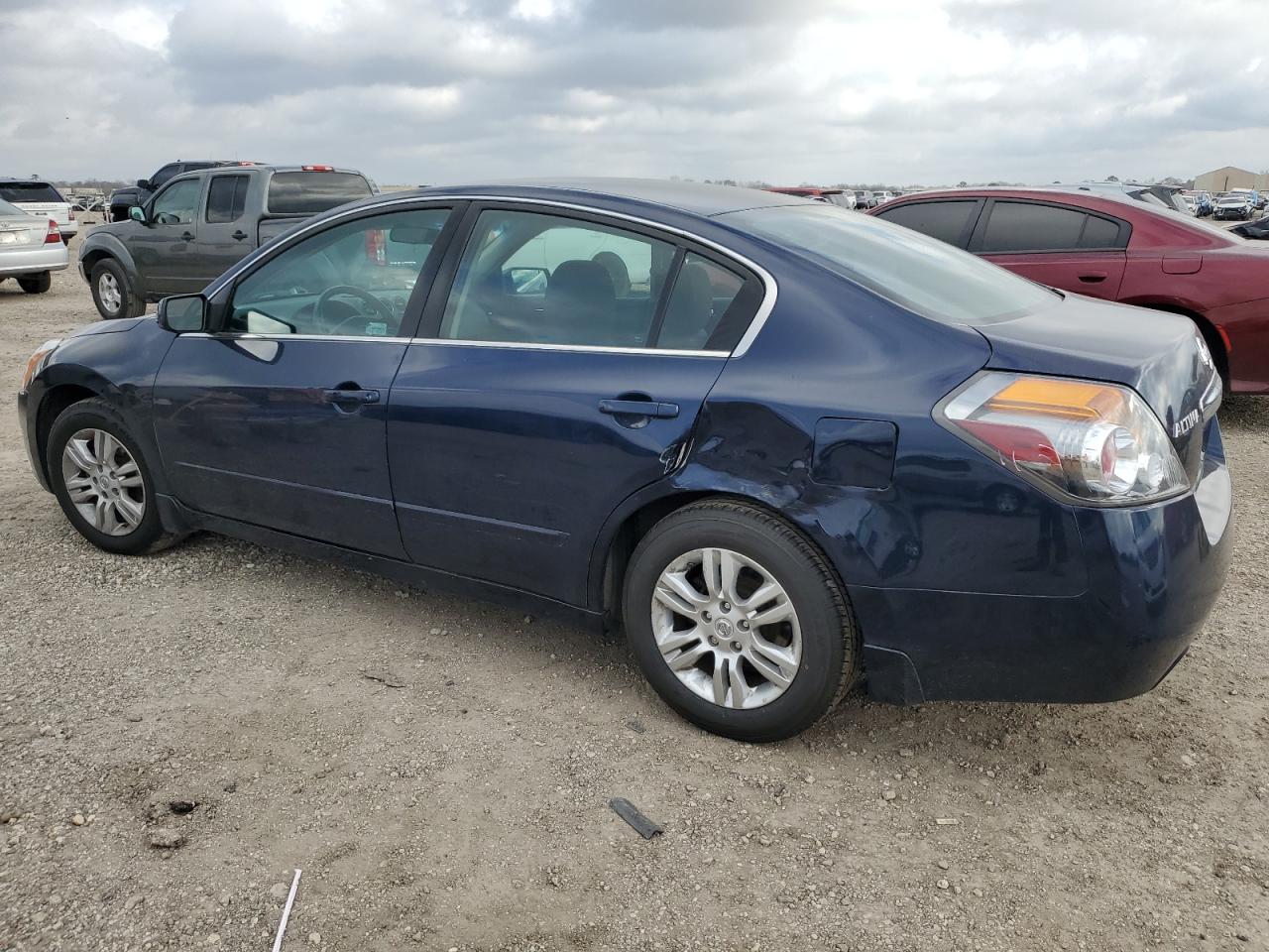 2010 Nissan Altima - Image 2