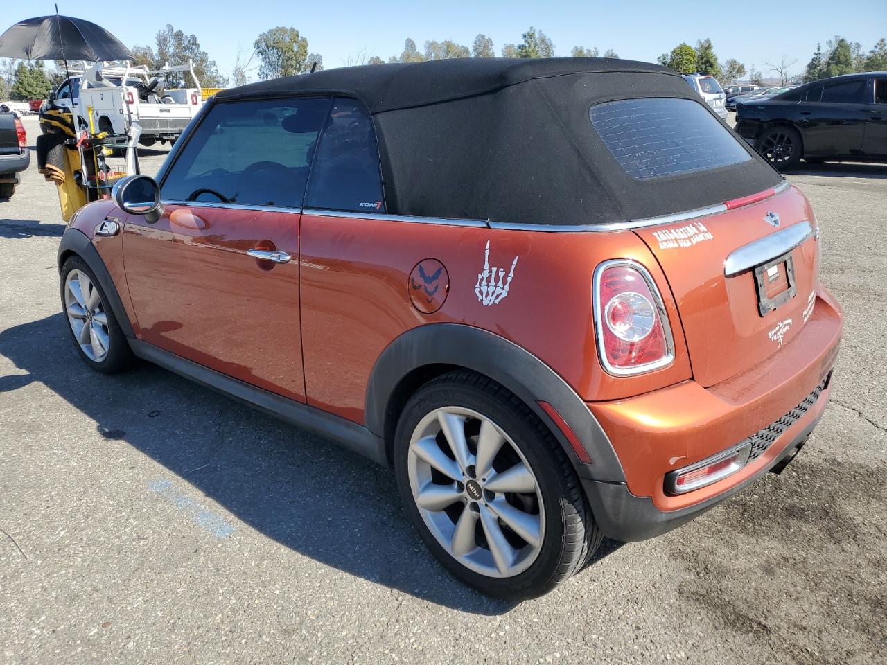 2011 MINI Cooper - Image 2
