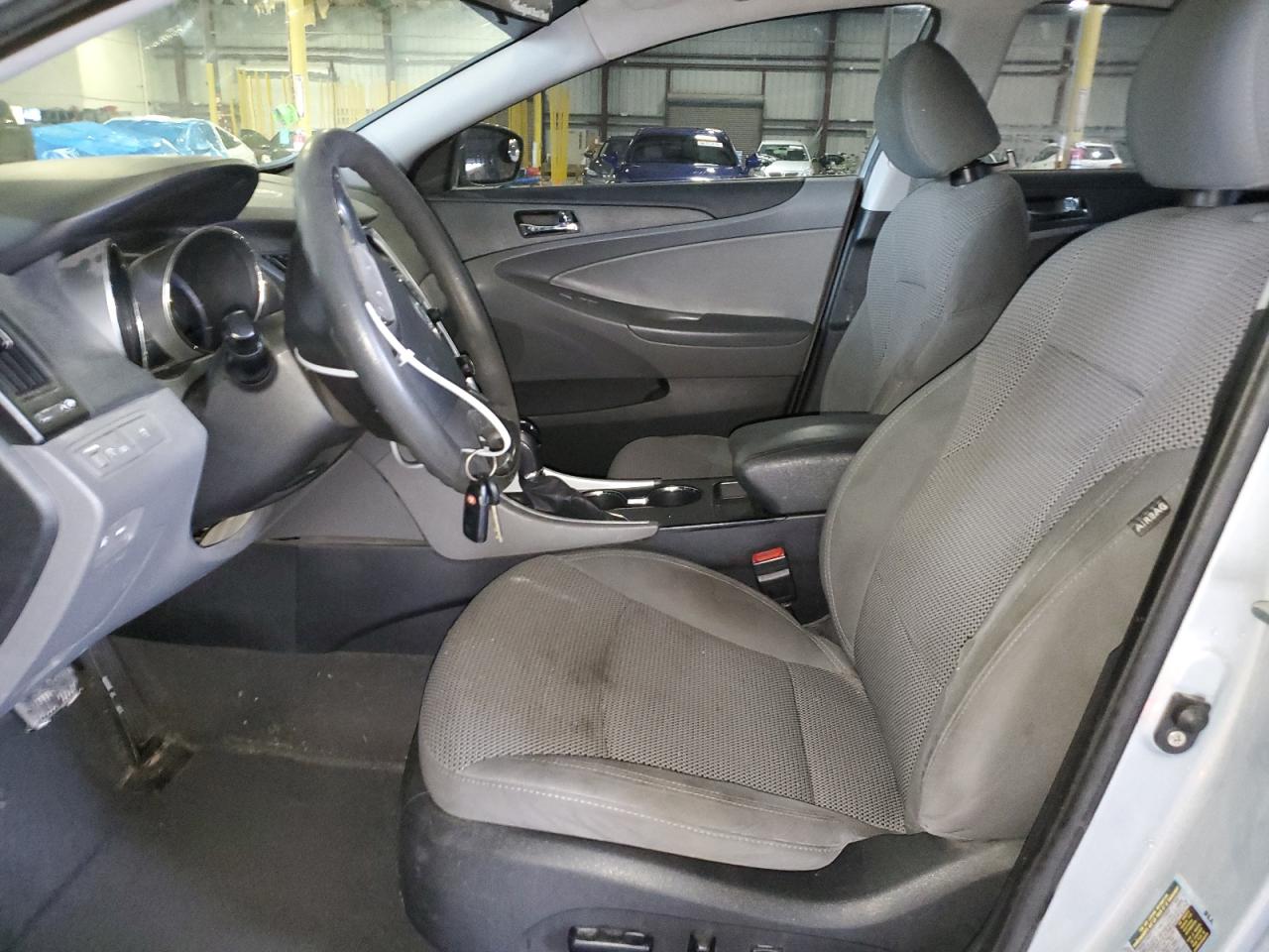 2011 Hyundai Sonata - Image 7