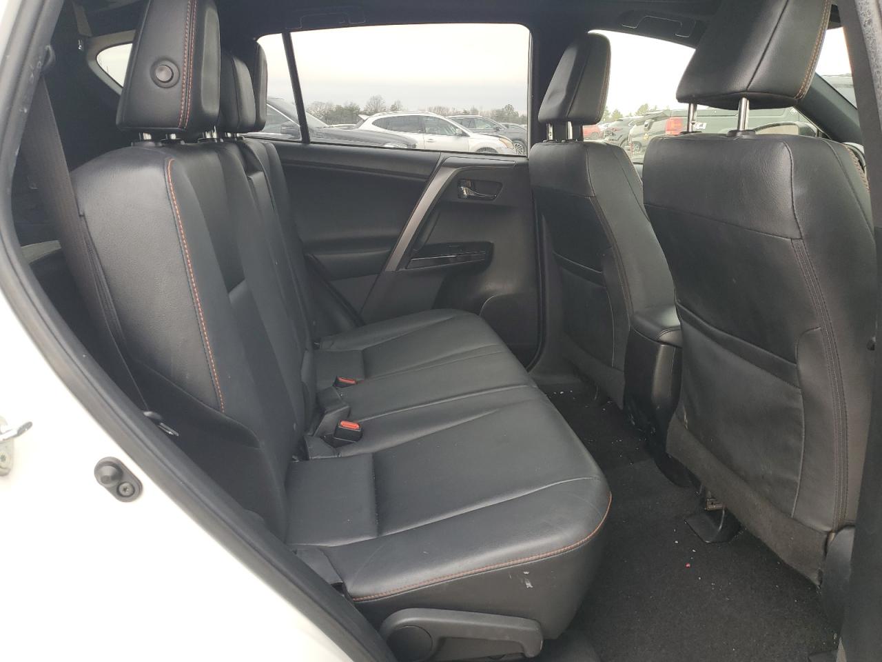 2018 Toyota RAV 4 - Image 11