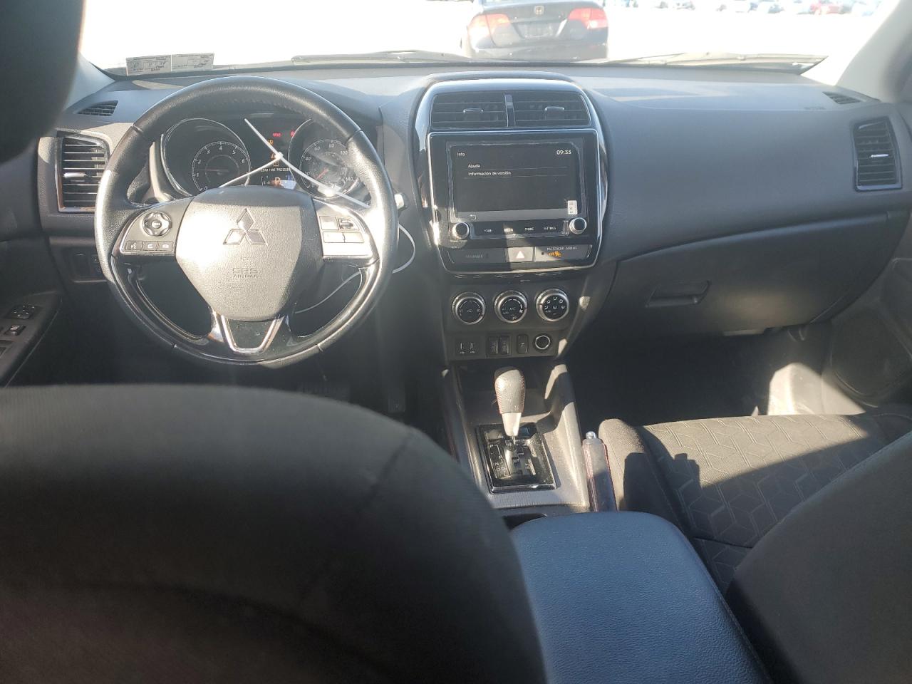 2021 Mitsubishi Outlander - Image 8