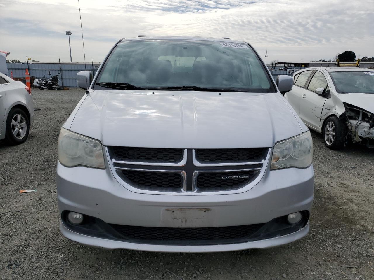 2011 Dodge Caravan - Image 5