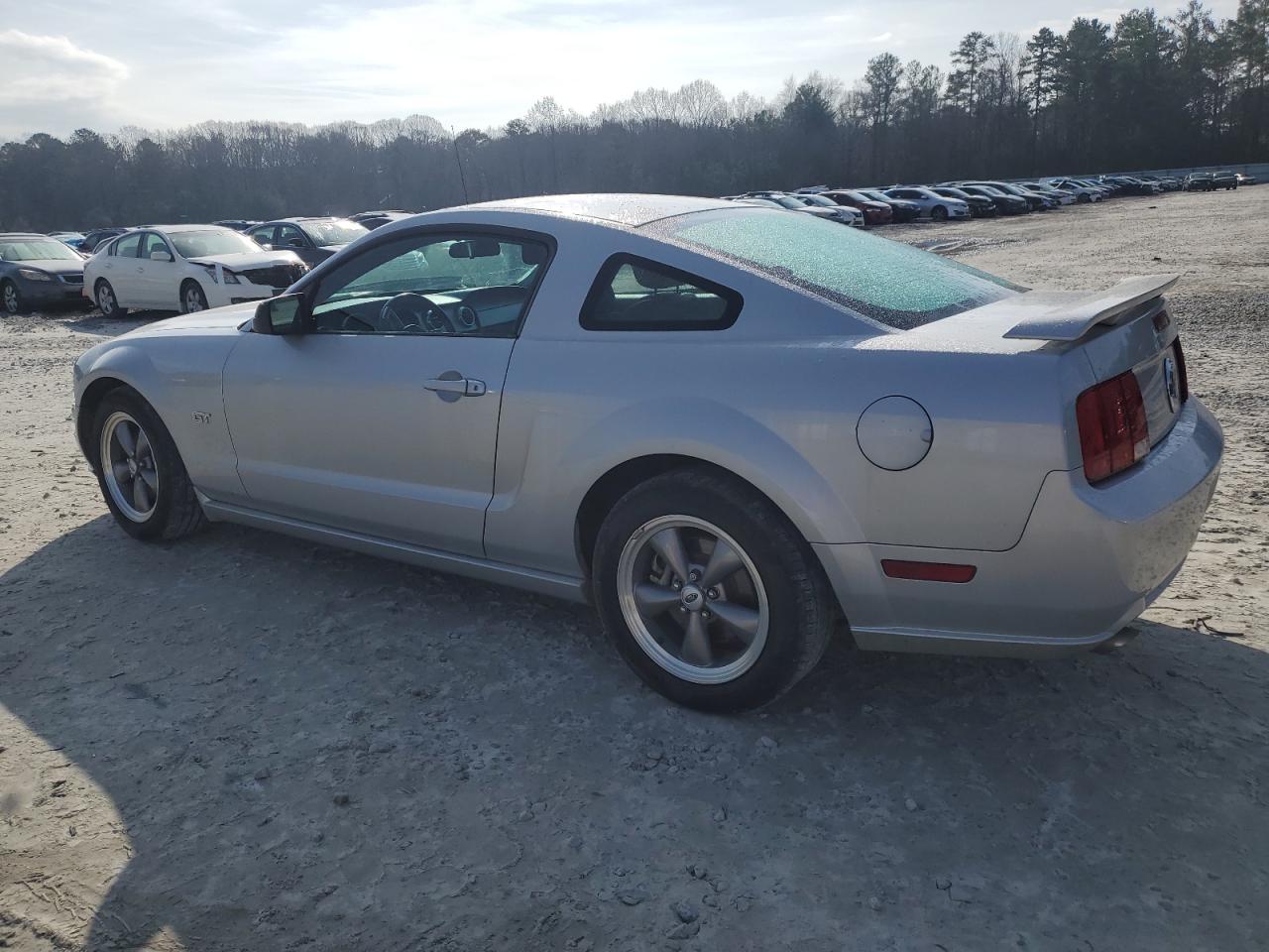 2005 Ford Mustang - Image 2