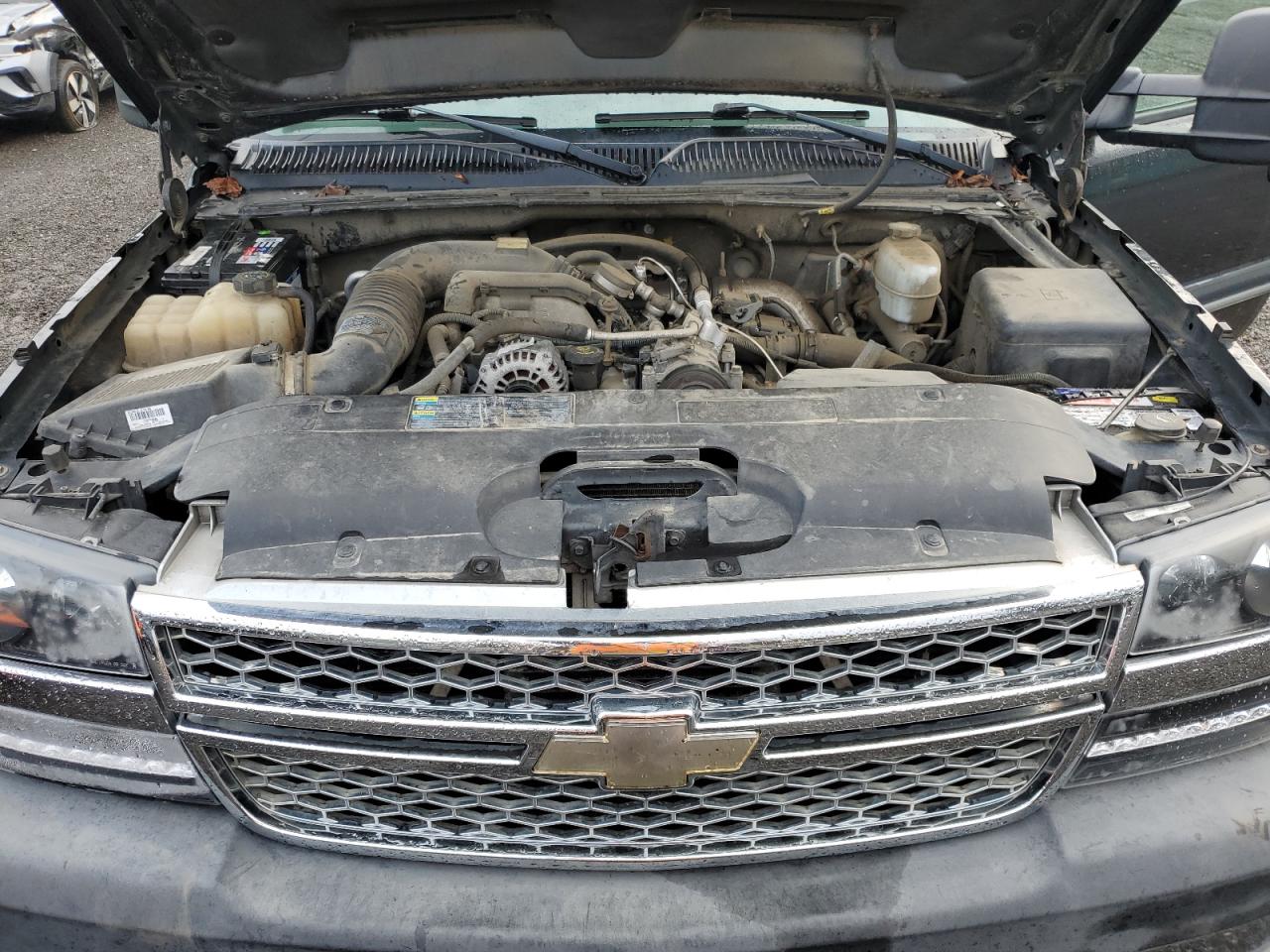 2005 Chevrolet Silverado - Image 11