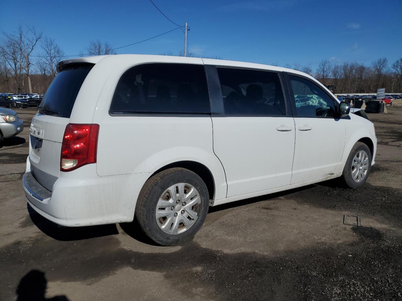 2018 Dodge Caravan - Image 3