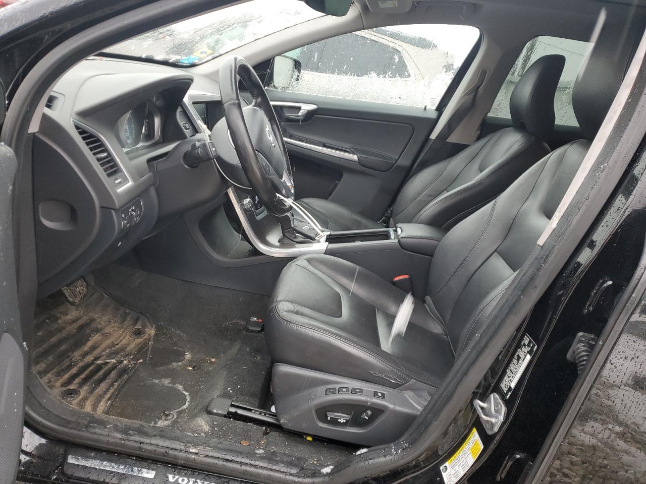 2016 Volvo XC60 - Image 7