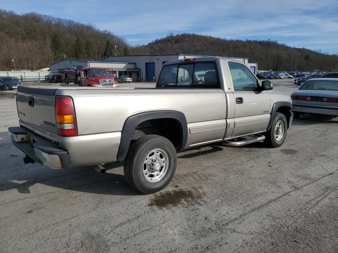 2000 Chevrolet Silverado - Image 3
