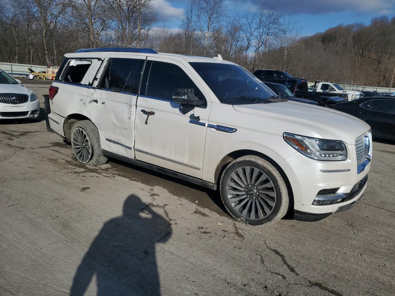 2019 Lincoln Navigator - Image 4