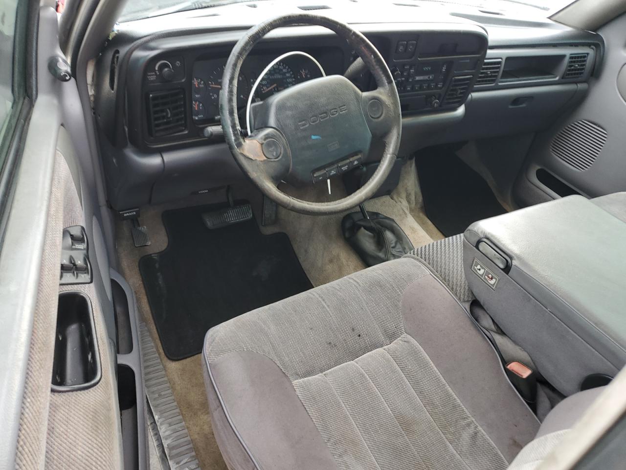 1995 Dodge Ram 2500 VIN: 1B7KF26C9SS304696 Lot: 46612625