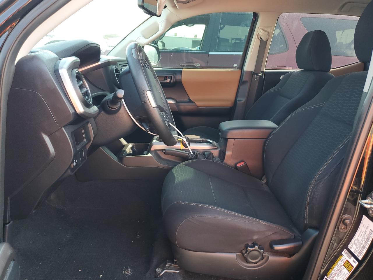 2017 Toyota Tacoma - Image 7