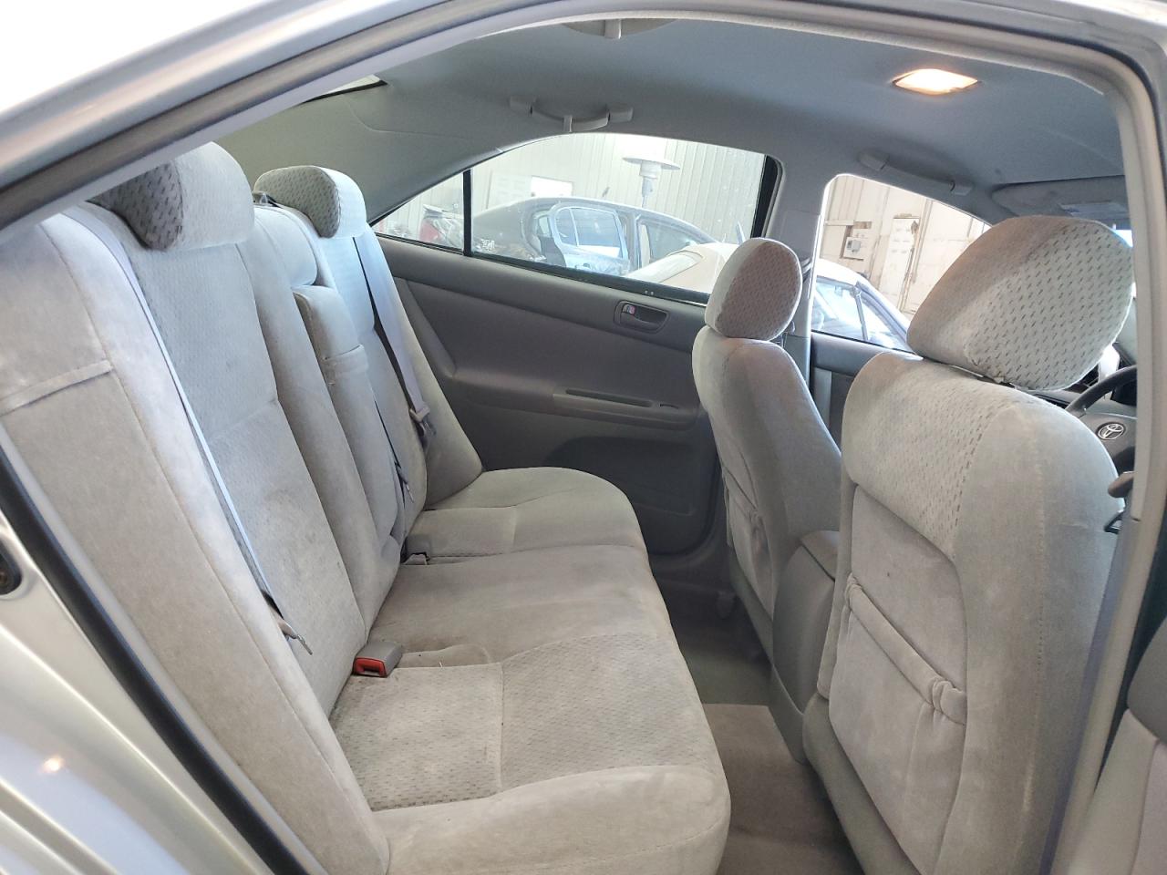 2004 Toyota Camry - Image 10