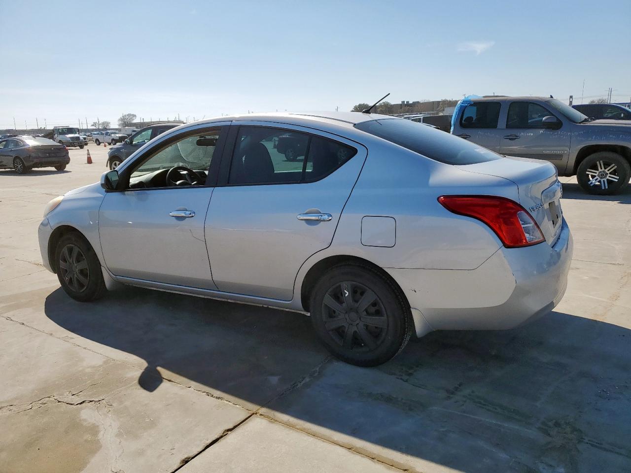 2012 Nissan Versa - Image 2