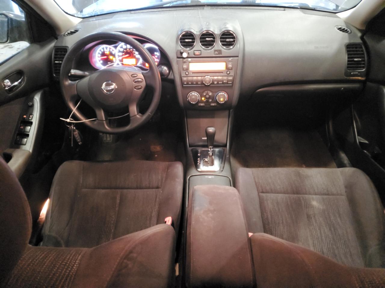 2010 Nissan Altima - Image 8