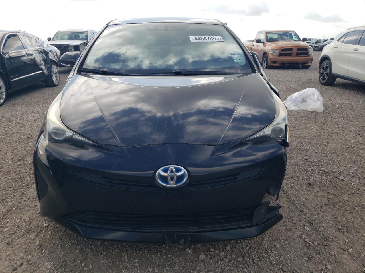 2016 Toyota Prius - Image 5