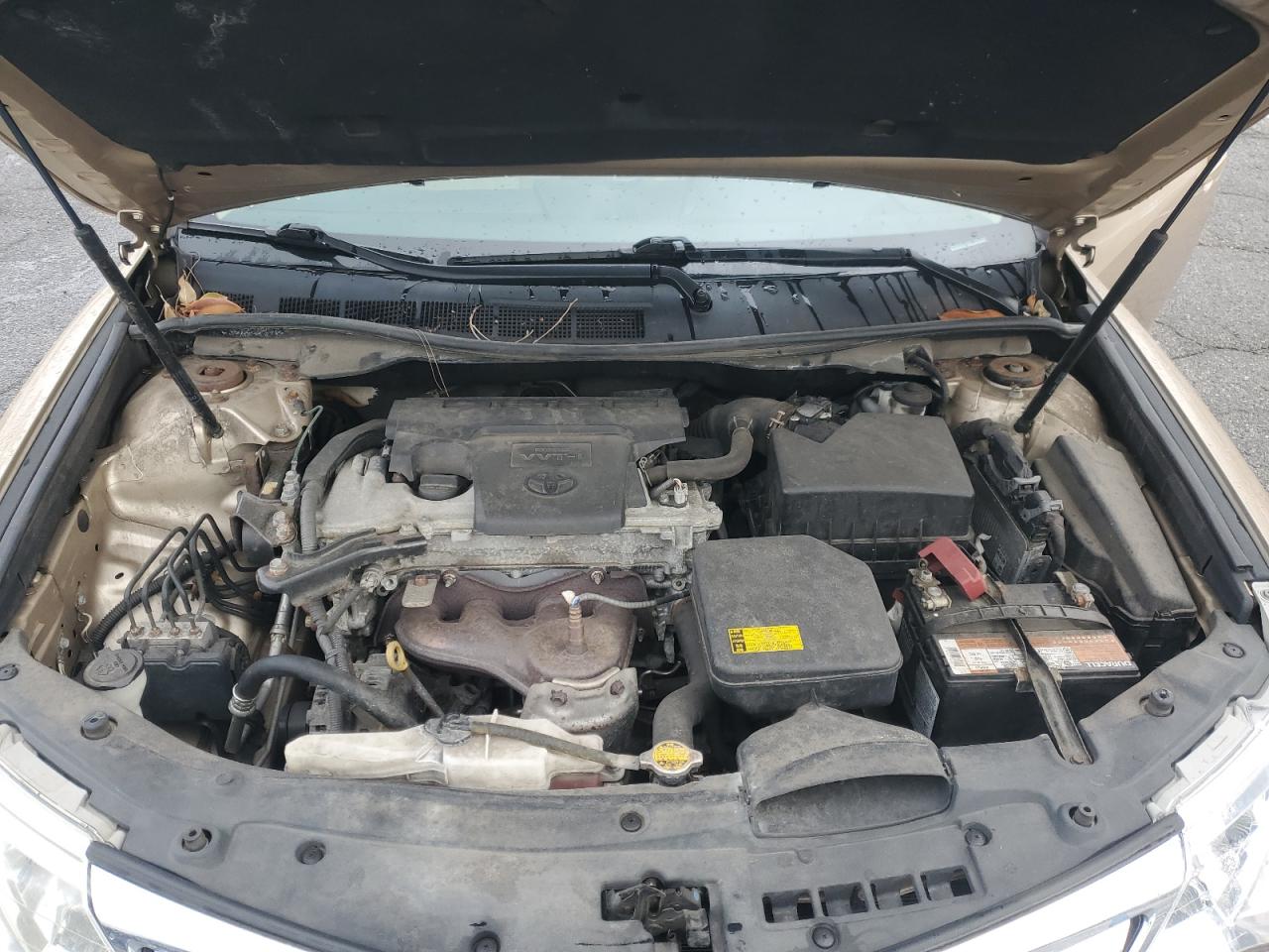2012 Toyota Camry - Image 13