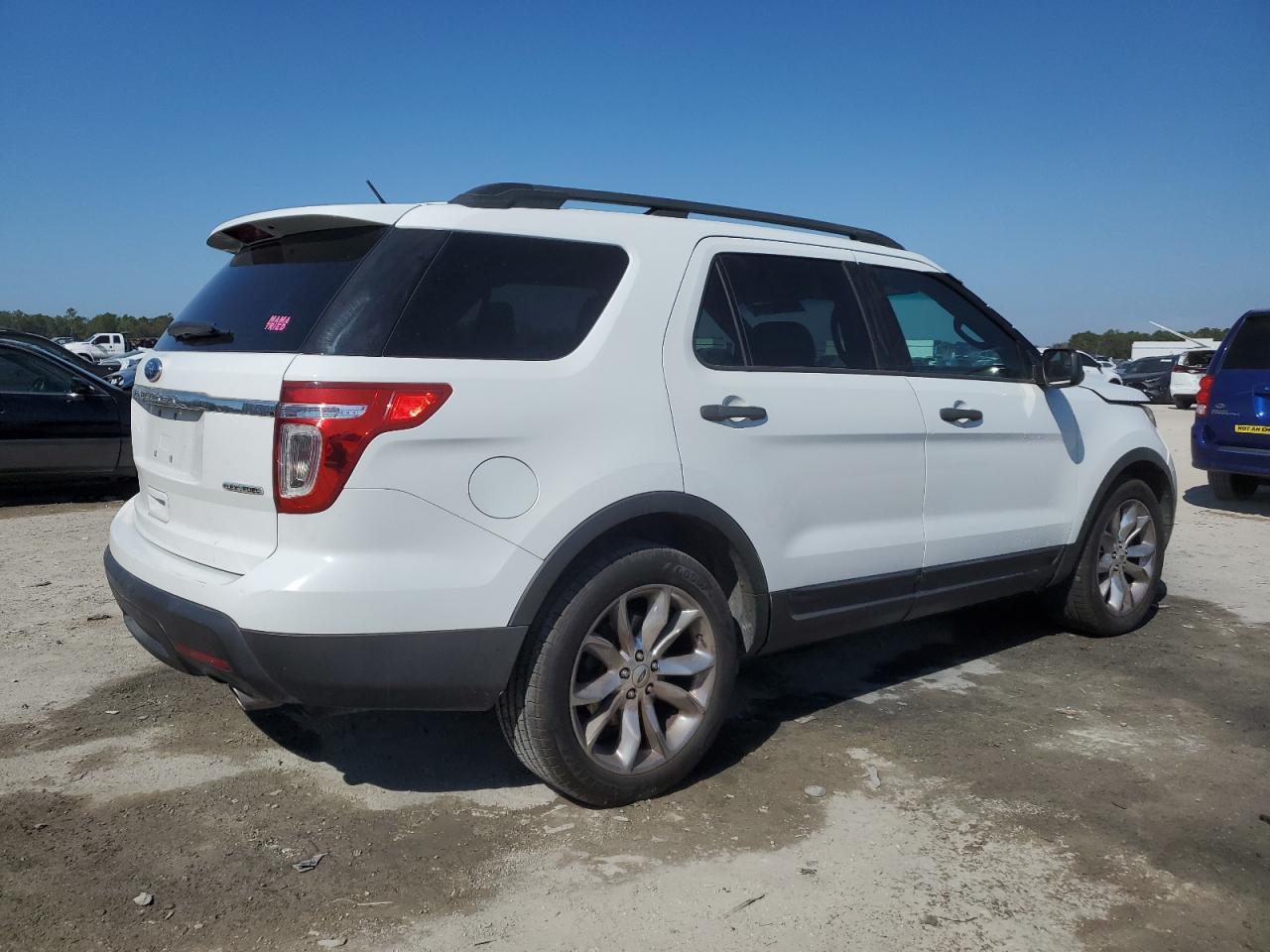 2015 Ford Explorer - Image 3