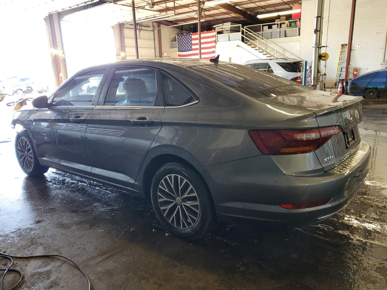 2019 Volkswagen Jetta - Image 2