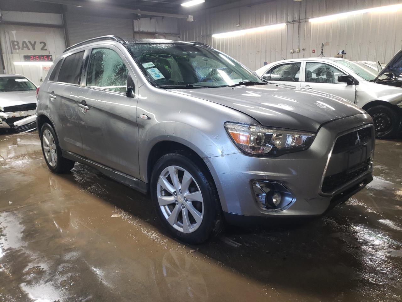 2014 Mitsubishi Outlander - Image 4
