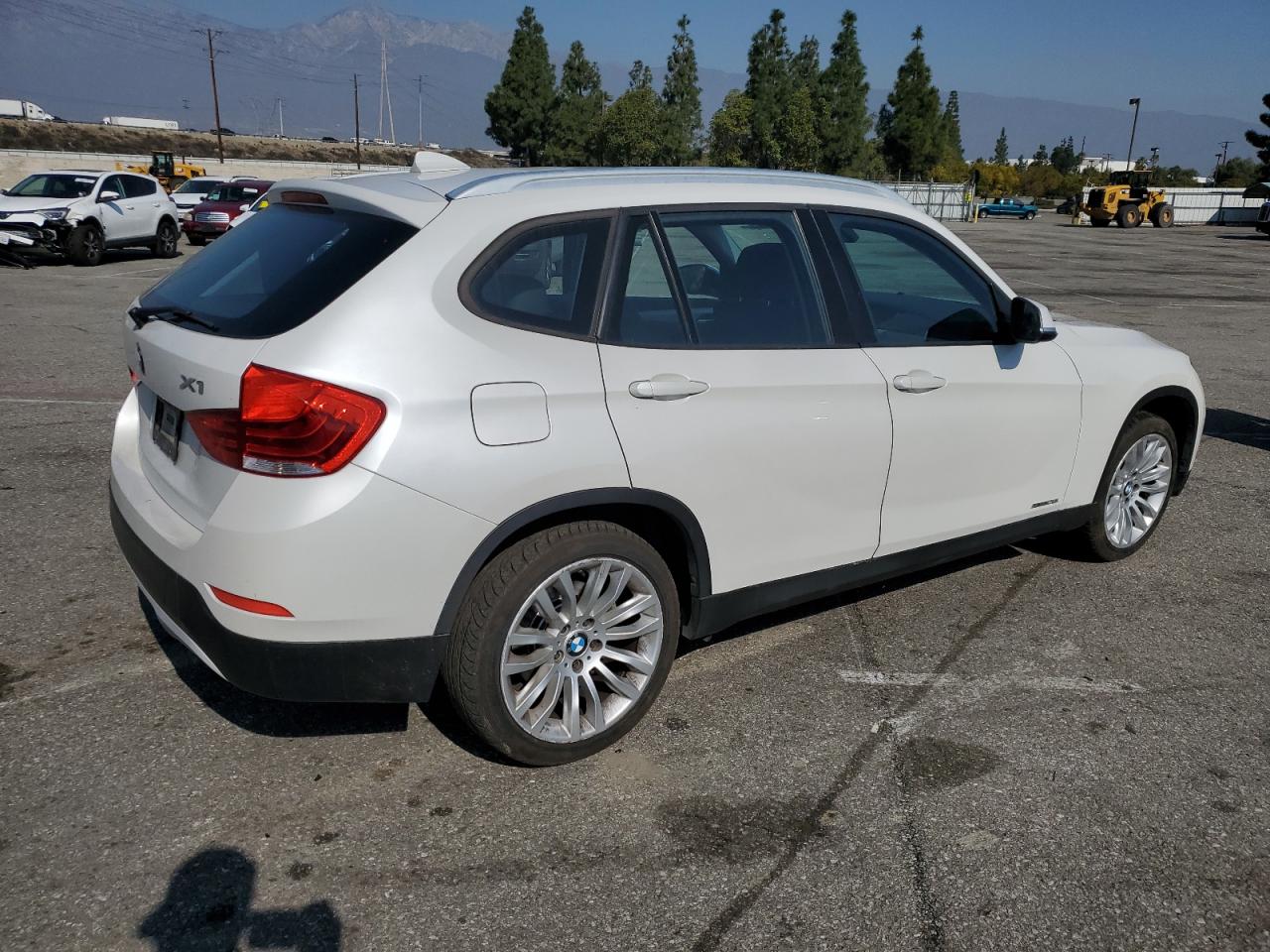 2013 BMW X1 - Image 3