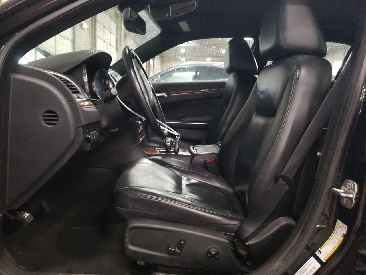 2014 Chrysler 300 - Image 7