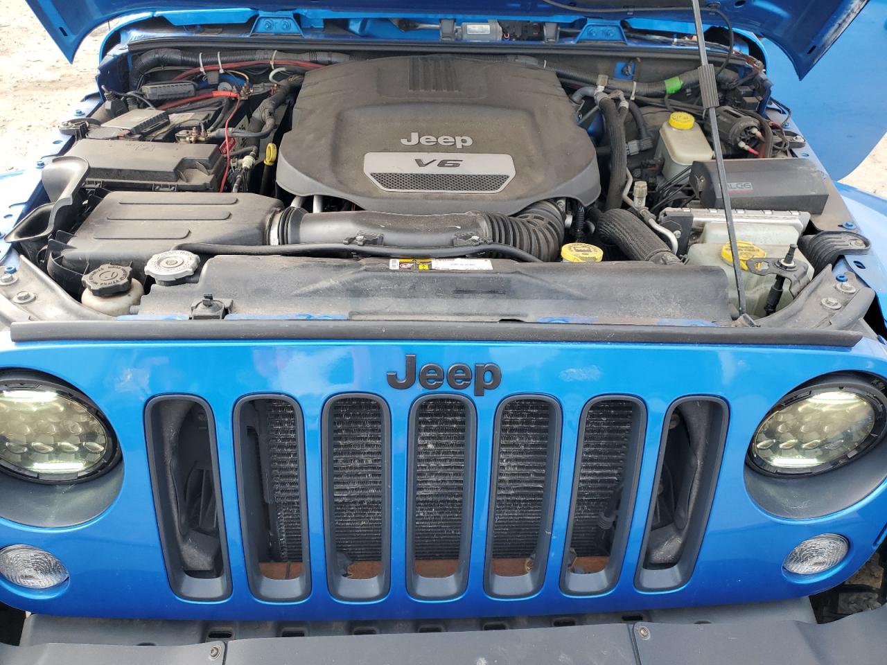 2016 Jeep Wrangler - Image 11