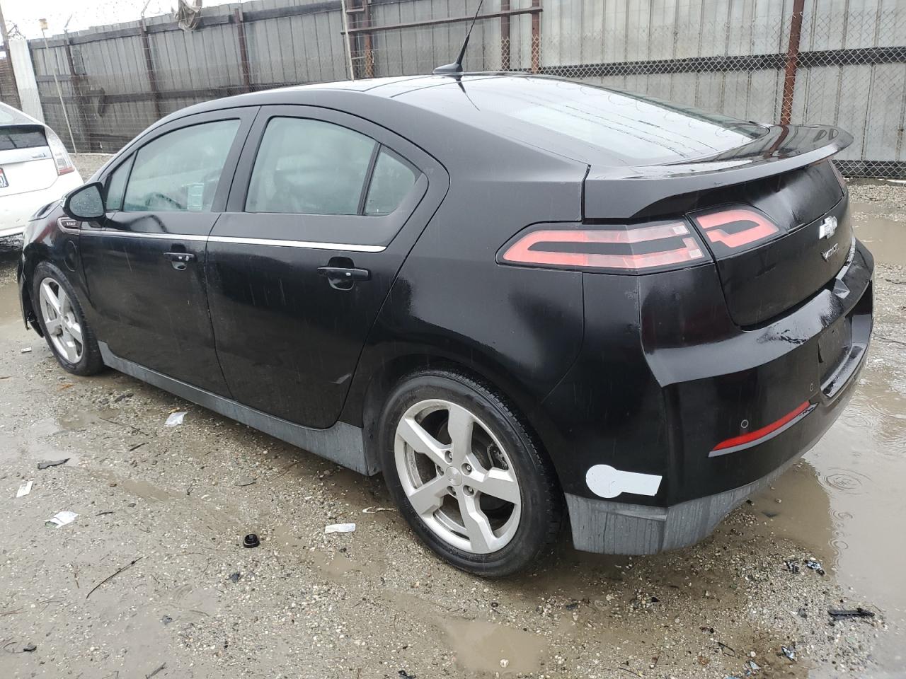 2014 Chevrolet Volt - Image 2