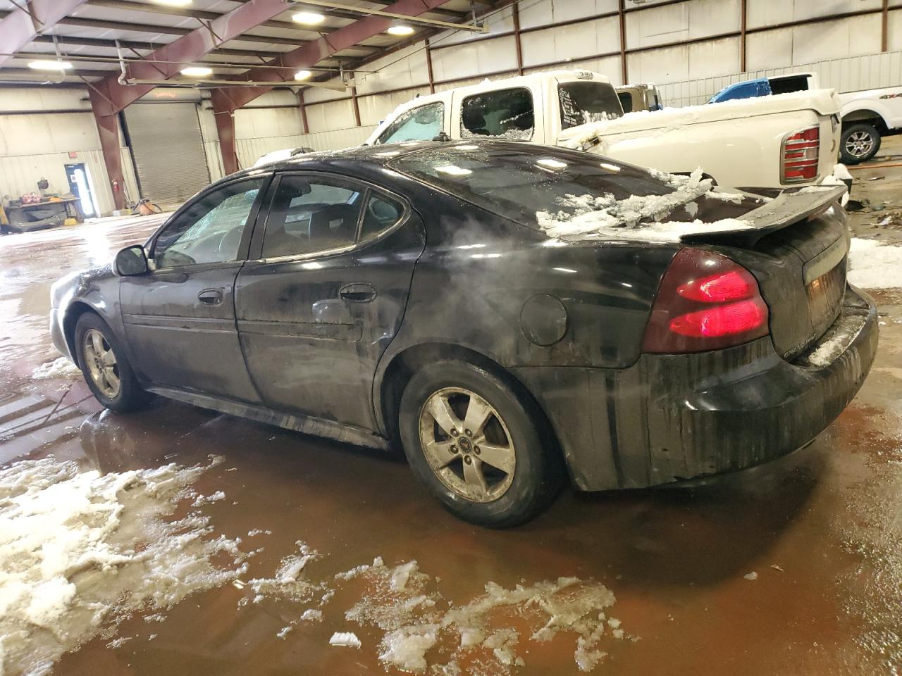 2005 Pontiac Grand Prix - Image 2