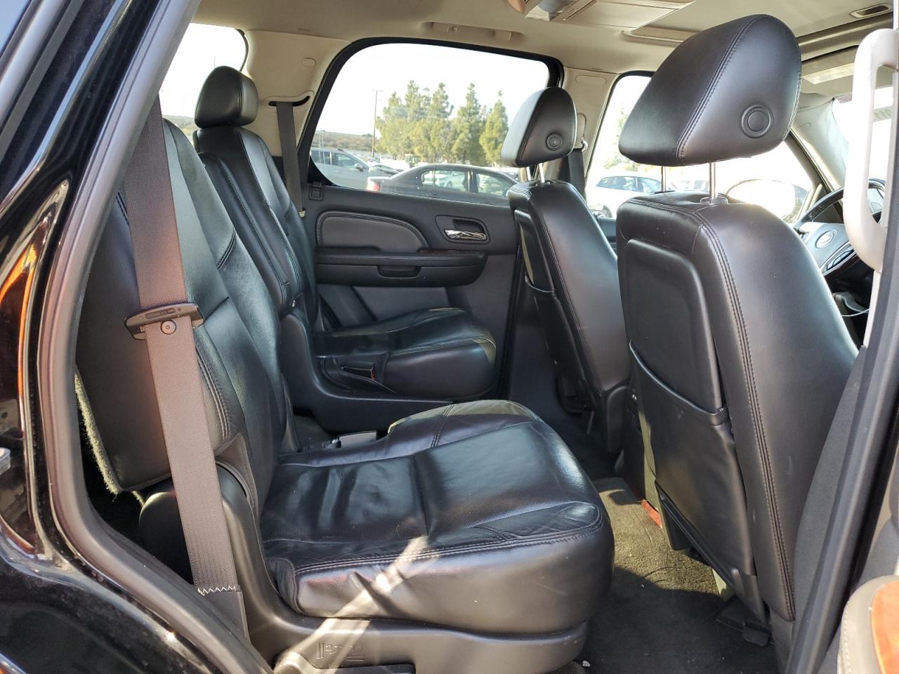 2008 Cadillac Escalade Luxury VIN: 1GYFK63858R183602 Lot: 45517605